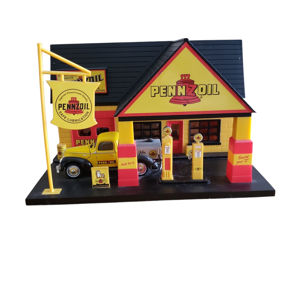 Pennzoil Gas Station Model